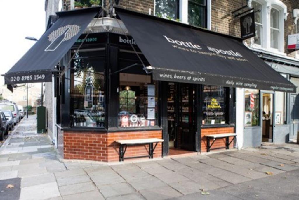 Stylish New Listing! Free Parking, Trendy Location London Exterior photo