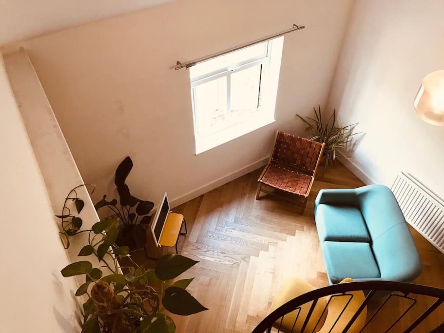 Stylish New Listing! Free Parking, Trendy Location London Exterior photo